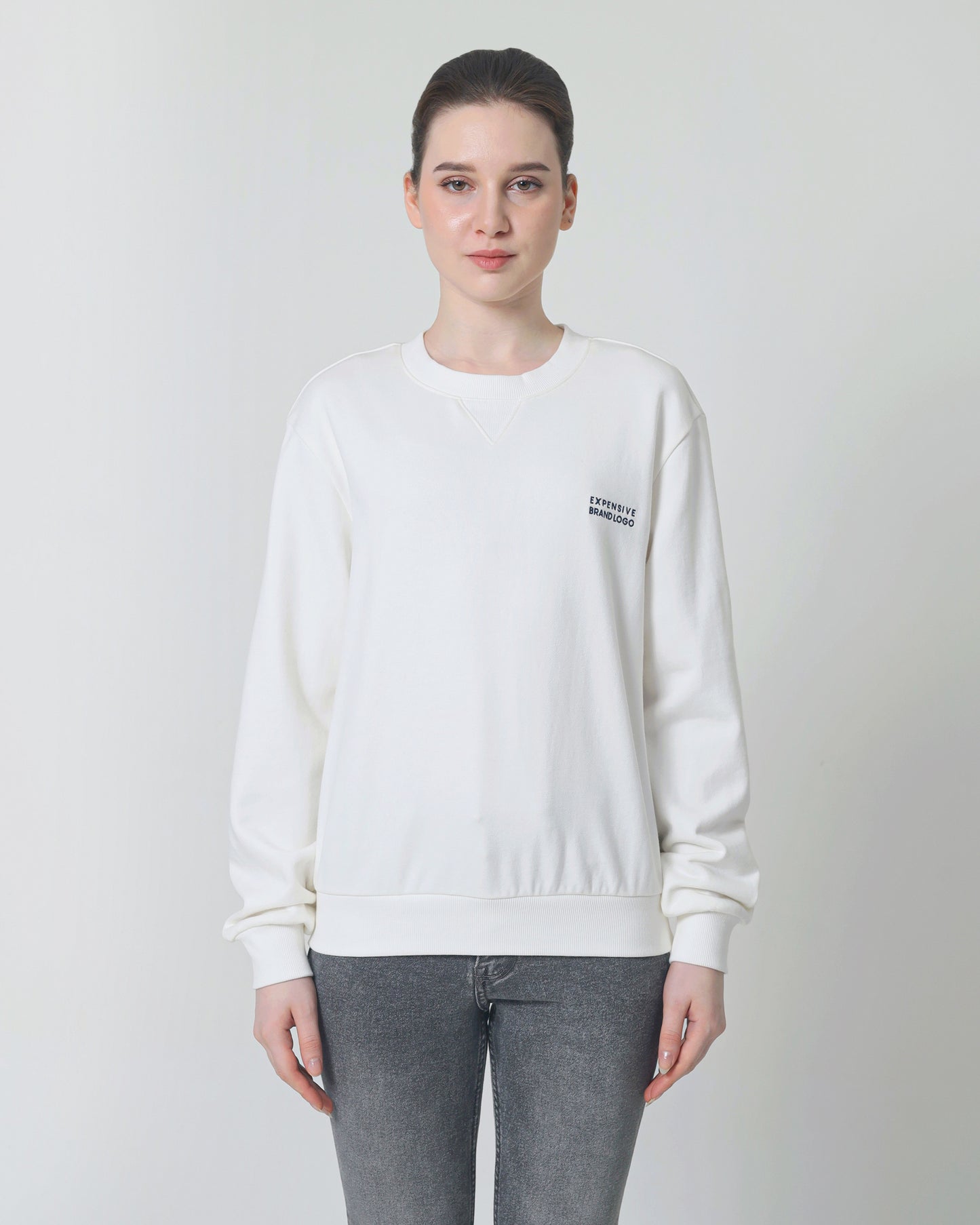 THE SWEATSHIRT - White